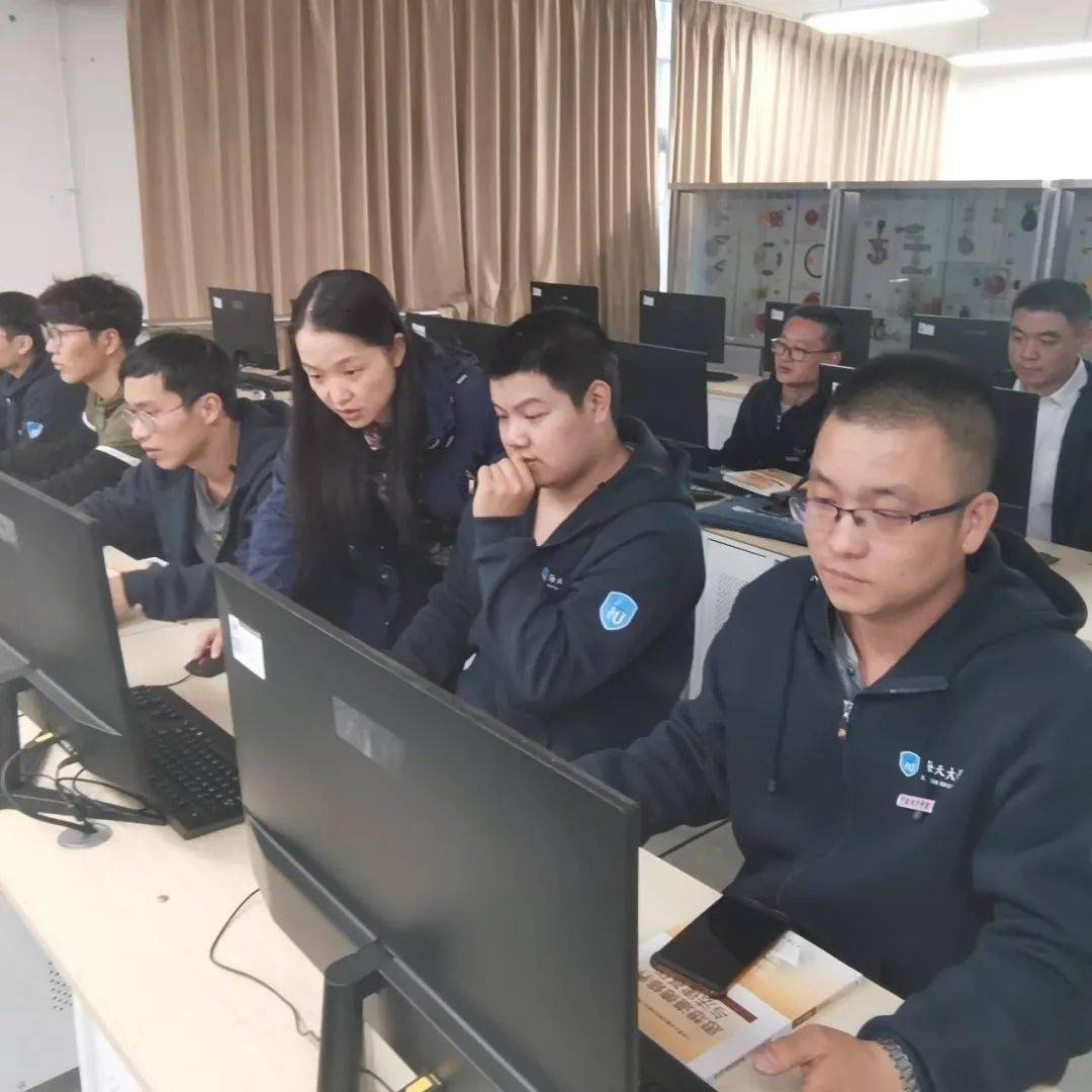 进工厂也能上大学吗？能！计算机技术培训圆你大学梦